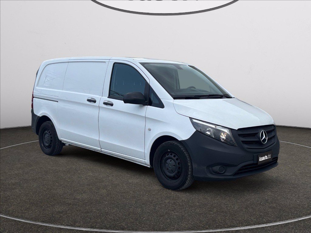 MERCEDES vito 111 cdi compact E6